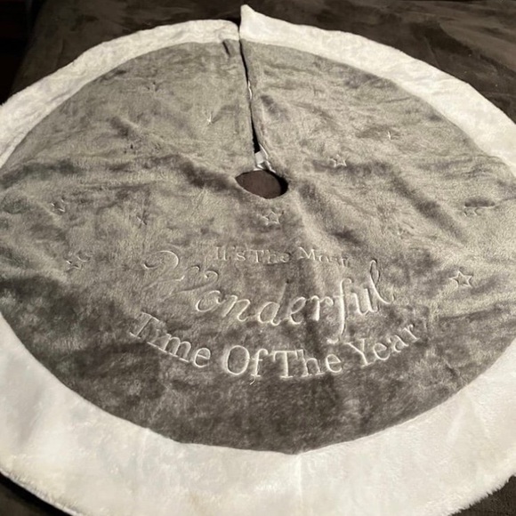 Christmas tree skirt - Picture 2 of 4